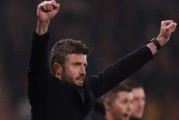 芒果体育登录入口-名记：曼联距欧冠资格一步之遥，卡里克沉稳从容的心态很关键